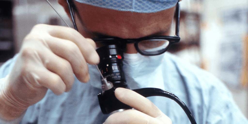 doctor performing minimal invasive surgery